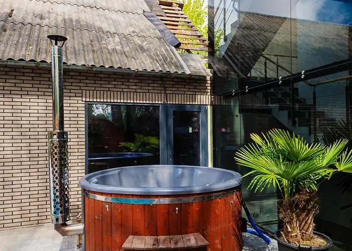 Lt11 בית הארחה 3*